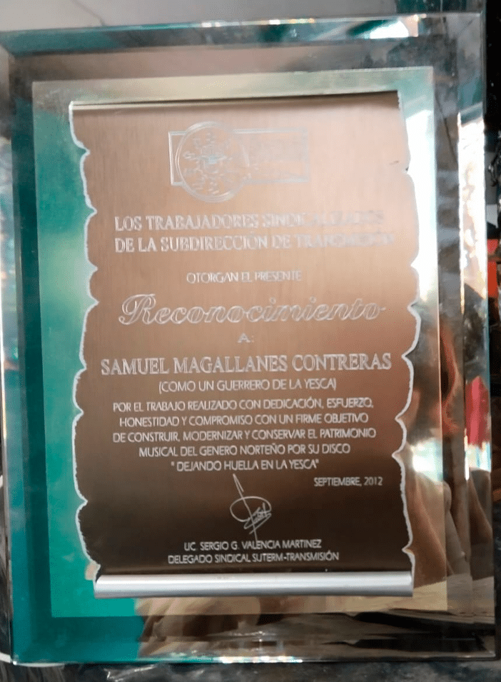 Placa metálica